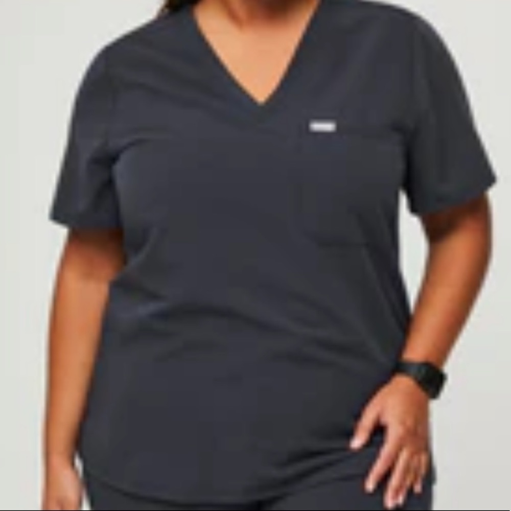 Figs scrub top